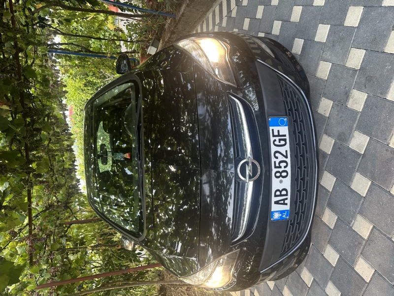 Foto 1 - Shitet opel astra cdti 1.7 2014 5500€ dekumetacion i rregullt shitet per arsye se jetoj jash ne gjendje shum te mir mekanike sherbime te bera nuk ka nevioj per asgje kontaktoni vetem ne wechap 