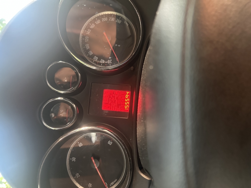 Foto 2 - Shitet opel astra cdti 1.7 2014 5500€ dekumetacion i rregullt shitet per arsye se jetoj jash ne gjendje shum te mir mekanike sherbime te bera nuk ka nevioj per asgje kontaktoni vetem ne wechap 
